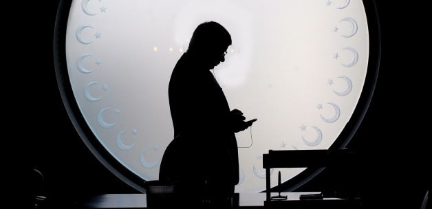 AK Parti aday listesi Davutoğlu'nun önünde