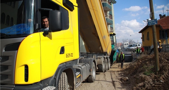 Çubuk'ta asfalt çalışması başladı