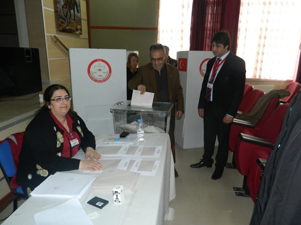 CHP’DE ÖNSEÇİM YAPILDI