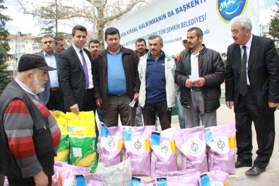 Çubuklu Çiftçilere Yem Bitkileri Tohumu Dağıtıldı