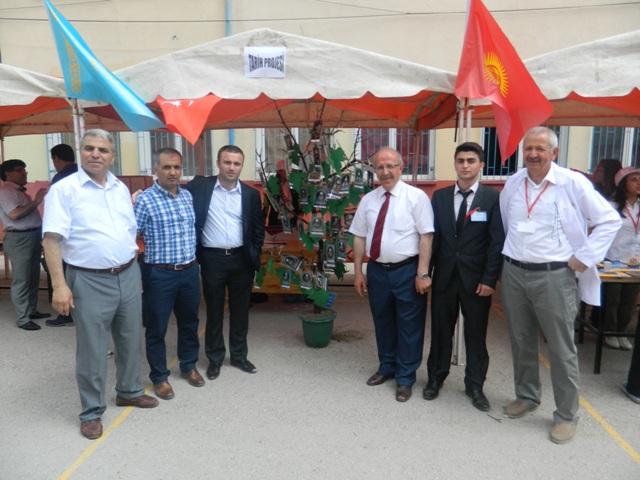 ÇUBUK LİSESİ’NDEN BİLİM FUARI VE YILSONU SERGİSİ...