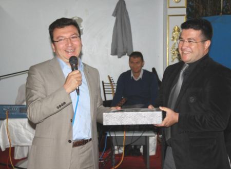 Tayini çıkan Jandarma Komutanı Tiryaki'ye muhtarlardan veda yemeği