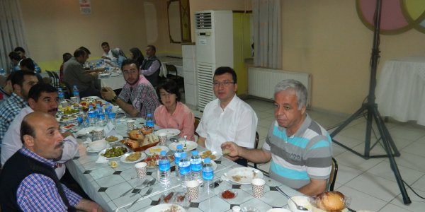 TÜRK KIZILAY’I ÇUBUK ŞUBESİ’NDEN İFTAR YEMEĞİ...