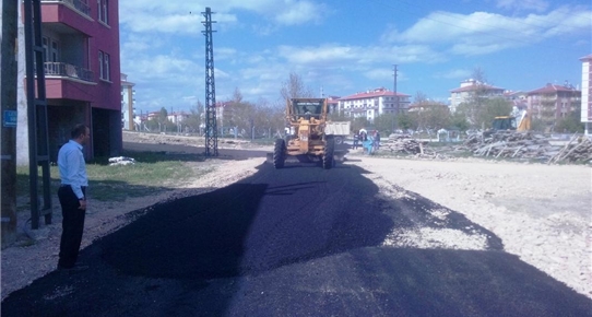 Çubuk'ta asfaltlama çalışmaları sürüyor