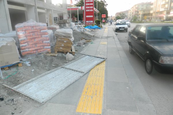 İNŞAATÇILAR KİMDEN TORPİLLİ?