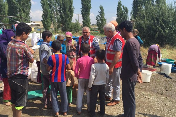 Çubuk’ta çadırları su bastı