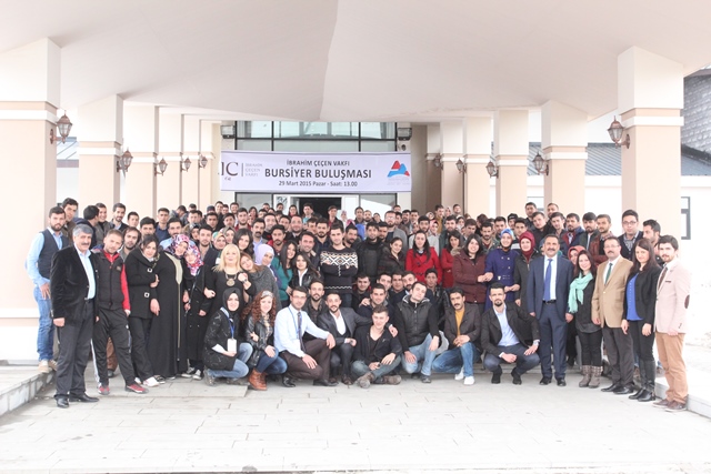 İBRAHİM ÇEÇEN VAKFINDAN  BU YIL  750 ÖĞRENCİYE  BURS