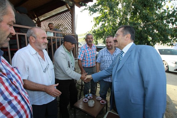 Başkan Acehan, Hayvan Pazarını Ziyaret Etti