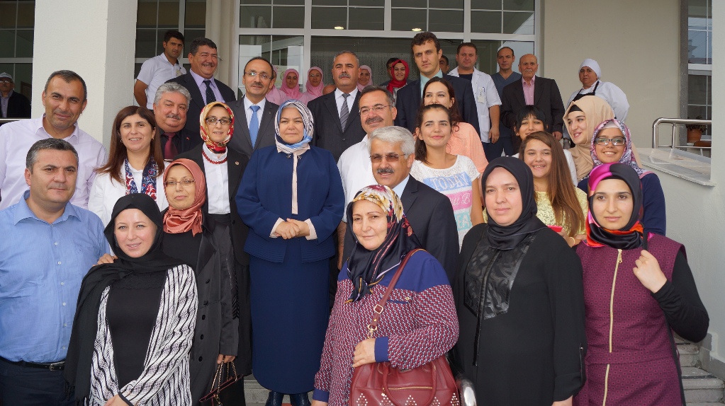 Bakan Gürcan Çubuk’ta Çocuk ve Yaşlılarla Bayramlaştı