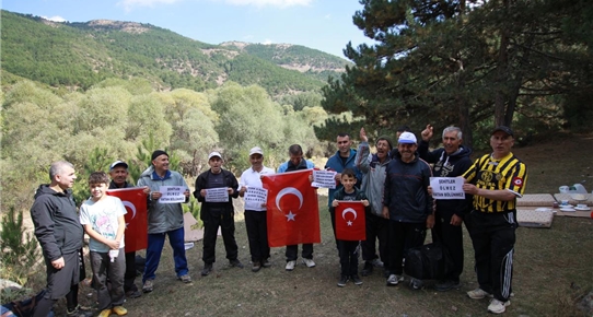 Teröre tepki için "dağ yürüyüşü" yaptılar