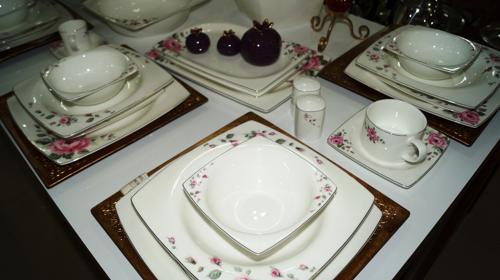 Yüzlerce Marka Binlerce Çeşit Ürün Soylu Ticarette