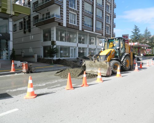 ALTYAPI ÇALIŞMALARI ZARAR VERİYOR...