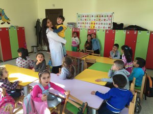 Pursaklar'da bu sene 4 ila 6 yaş arasındaki çocuklar bu sene ingilizce de öğreniyor