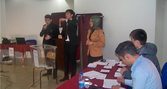 Çubuk'ta öğrenci meclisi seçimleri