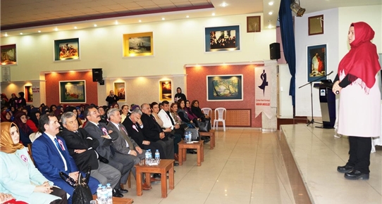 Çubuk'ta kadına şiddet konulu konferans düzenlendi
