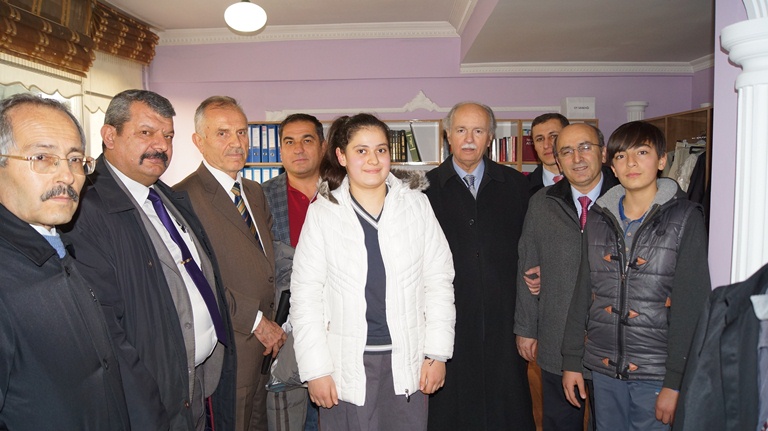 YOYAV Başkanı Ateş, ‘Hayır Mağazası’ ziyaret etti