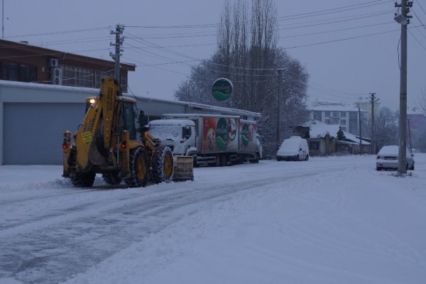 Çubuk’ta 24 Saat Kar Mesaisi