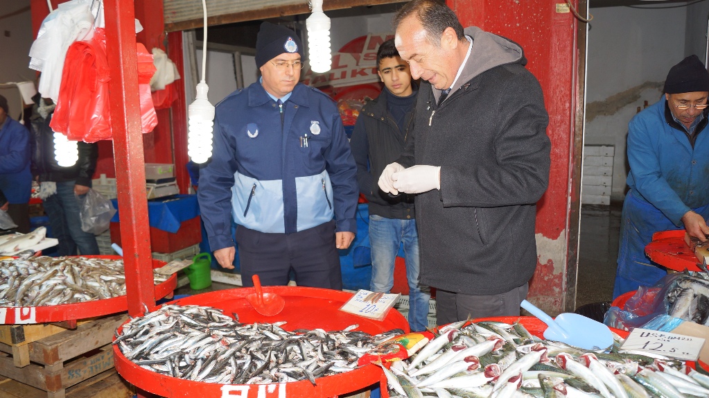Balık Satış Tezgahları Denetlendi