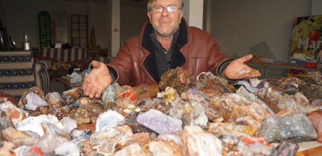 Agat Taşı İşlemeciliği İçin İşini Bıraktı