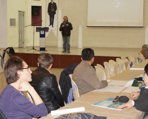 Köylü Ressamdan Akademi Öğrencilerine Resimle Terapi