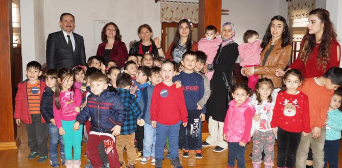 Anaokulu Öğrencileri 'Şehitler Köşesini' Ziyaret Etti