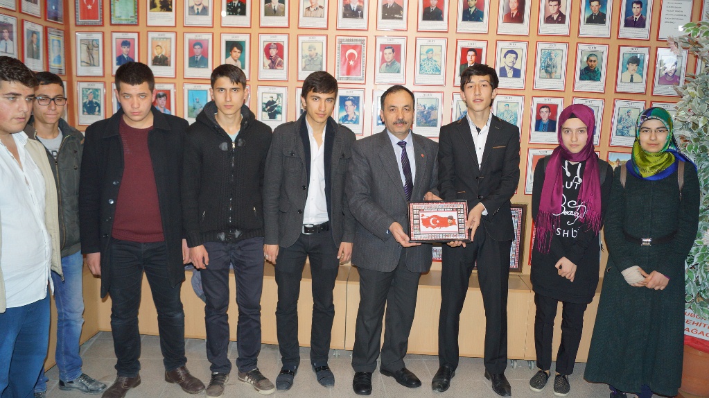 Gençlik Meclisi üyelerinden şehit yakınları ve jandarmaya anlamlı ziyaret