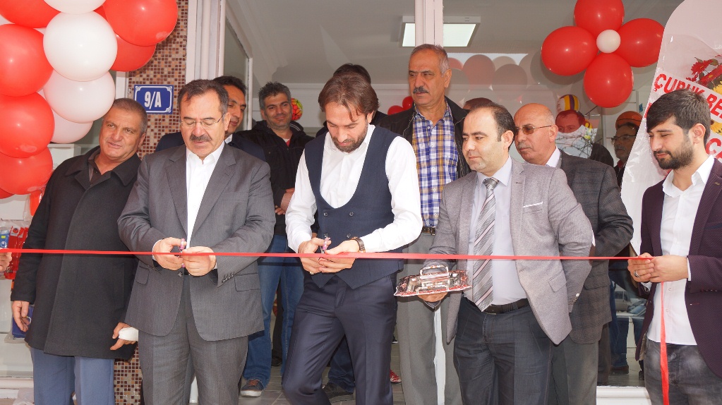 ÇUBUK’UN İLK SPOR MAĞAZASI AÇILDI