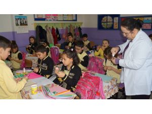 Minik öğrencilerden asker ve polise moral desteği