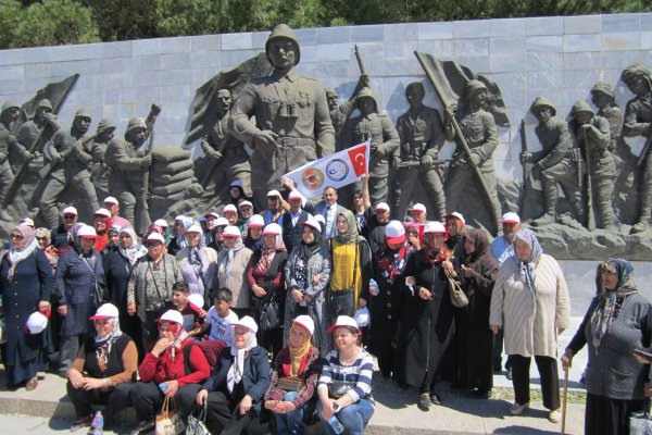 ŞEHİT AİLELERİ VE GAZİLER, ÇANAKKALE’Yİ ZİYARET ETTİLER