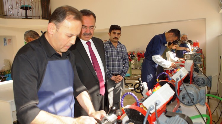 Başkan Acehan, Agat Taşı İşlemeciliği atölyesini inceledi