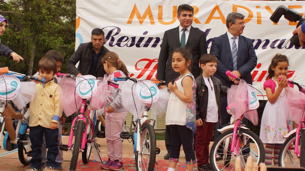 Neşeli Fırçam resim şenliği düzenlendi