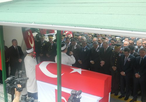 ŞEHİT POLİS AHMET ÇAM SON YOLCULUĞUNA UĞURLANDI