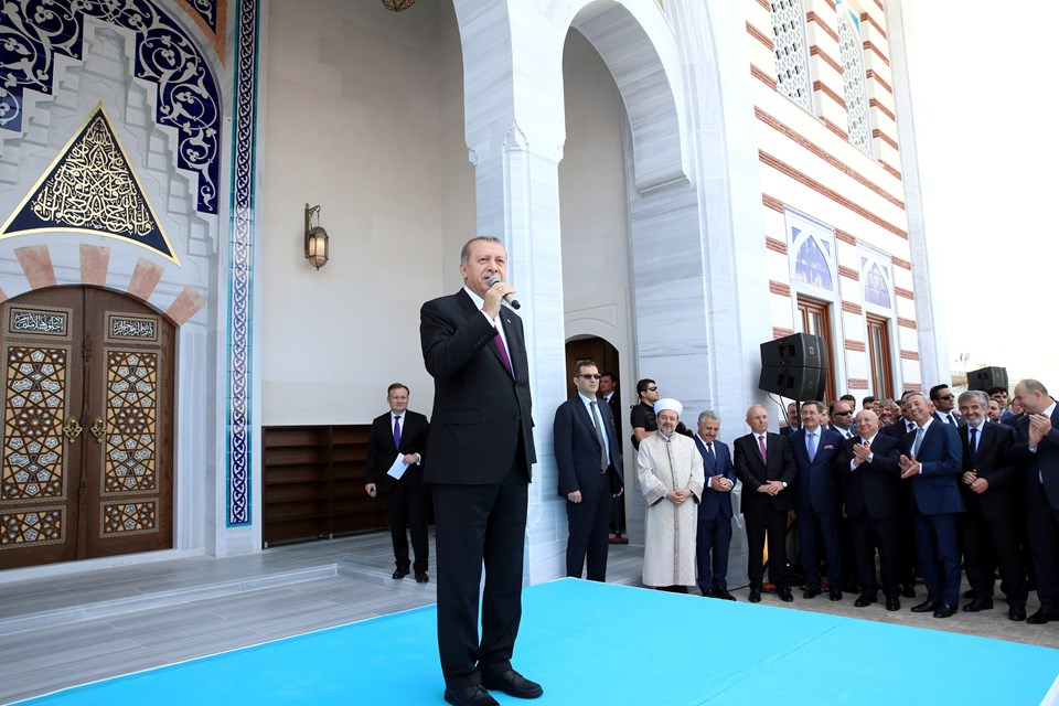 Esenboğa Havalimanı'nda yapılan cami ibadete açıldı