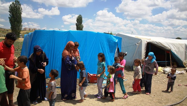 Ülkelerinden Uzak Buruk Bayram Geçiriyorlar