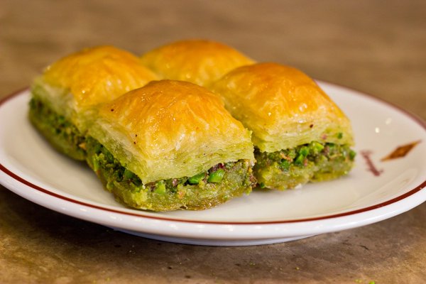 YE TATLIYI İÇME SUYU YANARSA YANSIN…