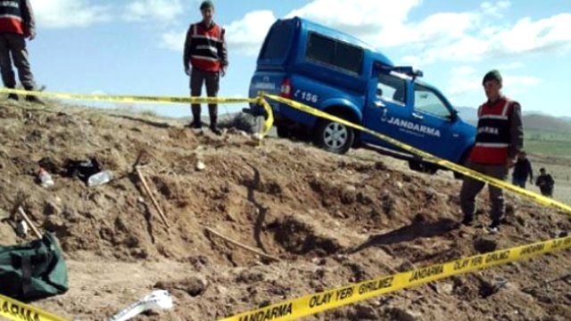 Kaçak Kazı Yapan 2 Kişi Yakalandı