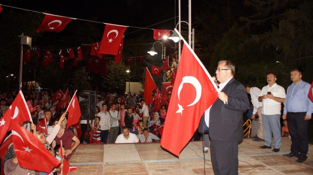 Çubuk'ta "Demokrasi ve Milli İradeye Saygı Mitingi"