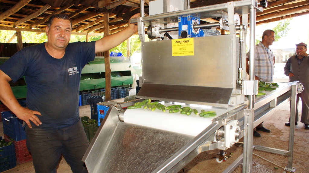 Kuvvet Teknikten Salatalık İğneleme Makinesi