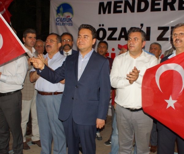 Çubuk’ta darbe girişimine tepkiler devam ediyor