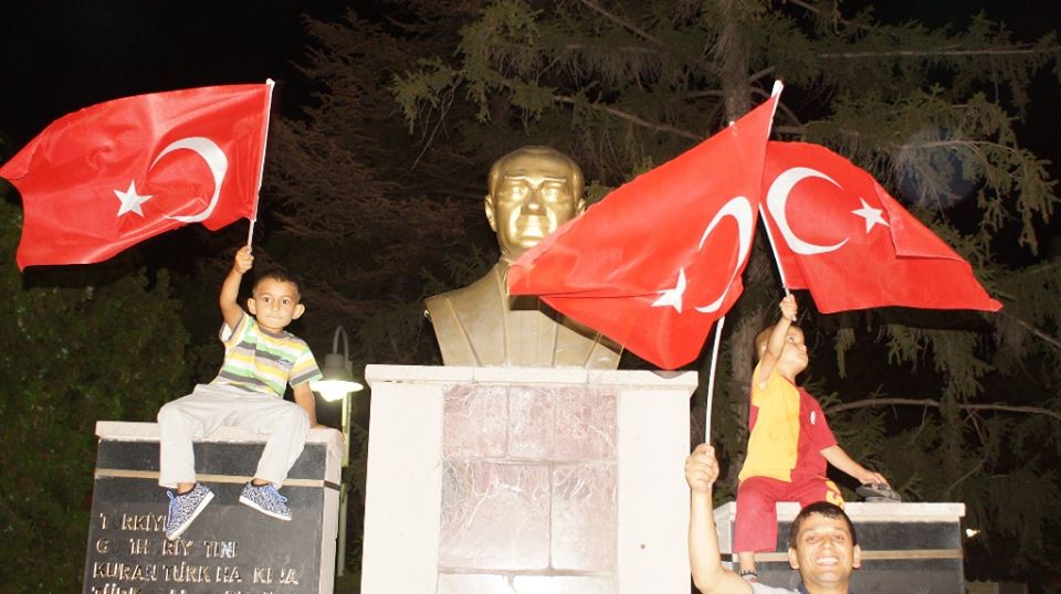 Demokrasinin Çocuk Bekçileri