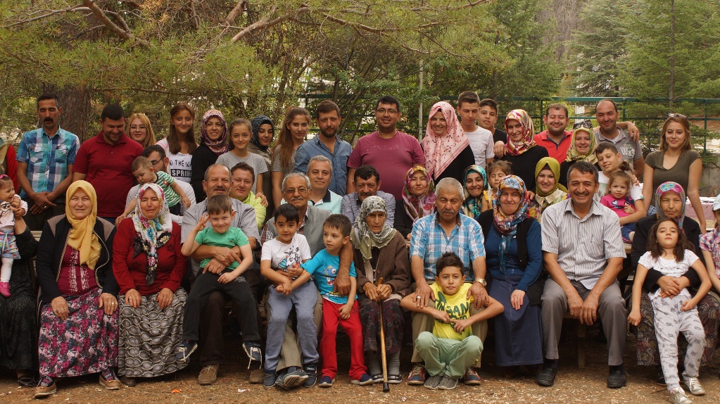 Yiğiner Ailesi’nden Geleneksel Bayramlaşma