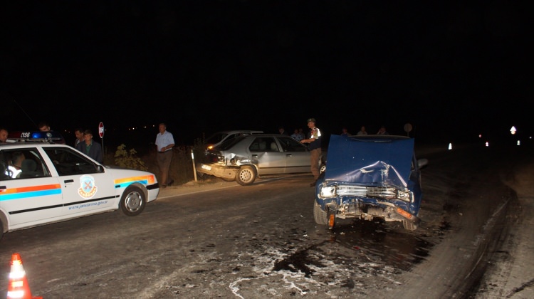 Trafik Kazası 3 Yaralı