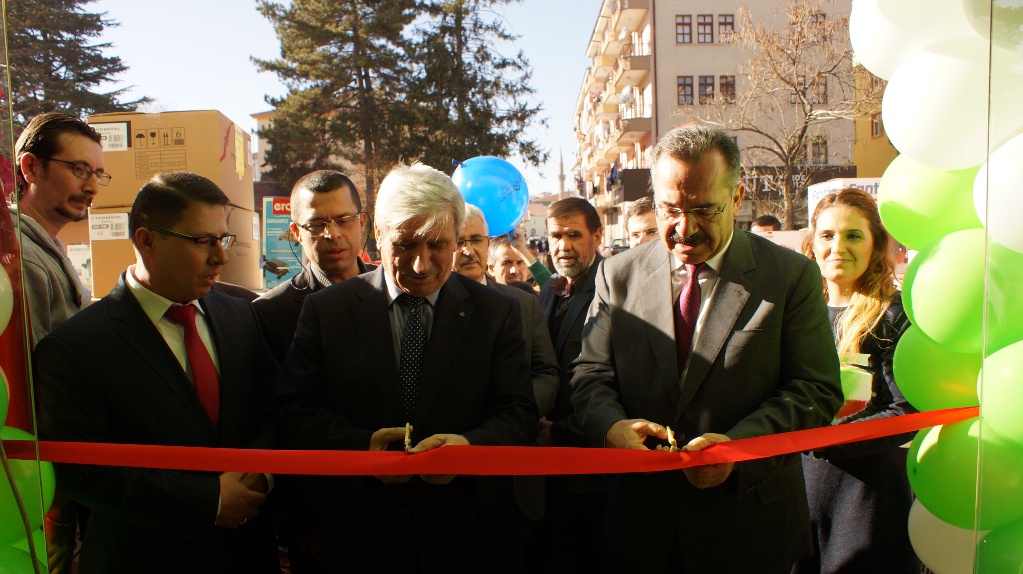 Yavuzlar AVM Dualarla Açıldı