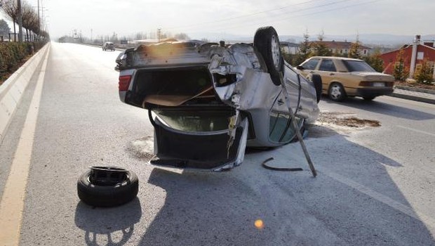 Çubuk'ta 2 Otomobilin Kazasında 8 Yaralı