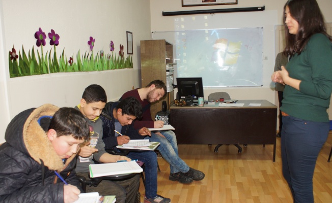 Çubuk'ta Suriyeli sığınmacılar için Türkçe kursu