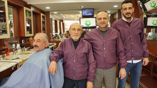 Bu berberde tıraşlar üç kuşaktan