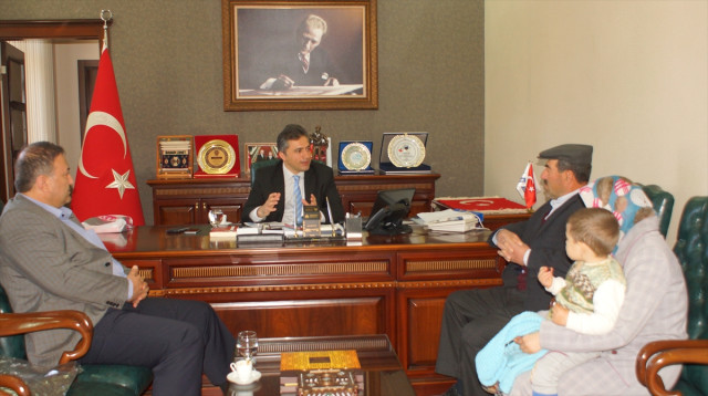 Kaymakam Çenet'ten Şehit Çocuğuna Polis Üniforması