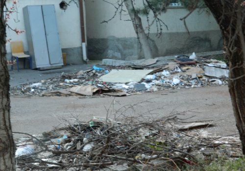 OKUL BAHÇELERİ ÇÖPLÜK OLMASIN...