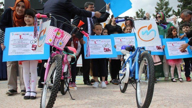 Çubuk'ta "7. Neşeli Fırçam Resim Şenliği"