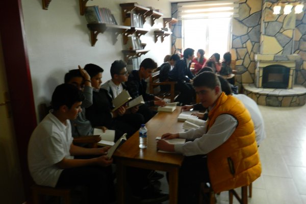 ÇUBUK LİSESİ’NDE “OKUMA SAATLERİ...”